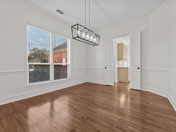 2nd image of 1109 Normandy Dr