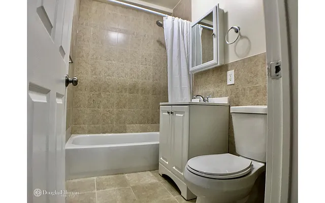 Rented by Douglas Elliman | media 15