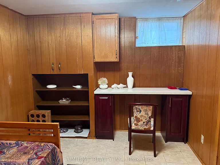 72 La Rose Ave #3 — Photo 3