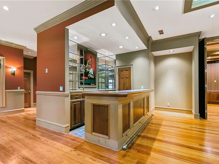 430 W Wesley Rd NW — Photo 10