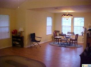 271 W Nacogdoches St, New Braunfels, TX 78130