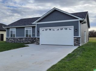 1244 E 17th St, South Sioux City, NE 68776