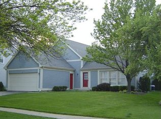 225 Split Oak Rd, Naperville, IL 60565