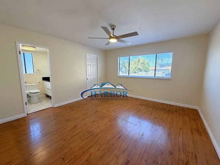 1166 W 22nd St #2 — Photo 10