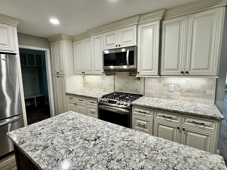 1301 Queen Elaine Dr — Photo 10