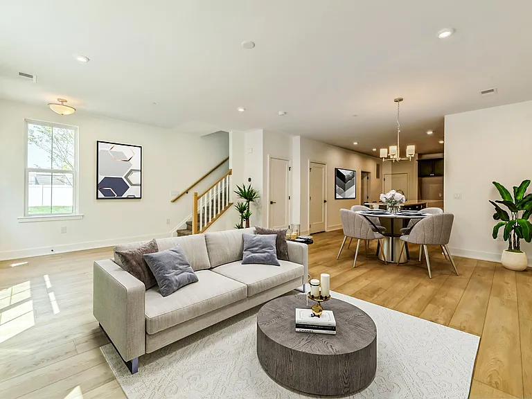 2107 Donatello Dr — Photo 8