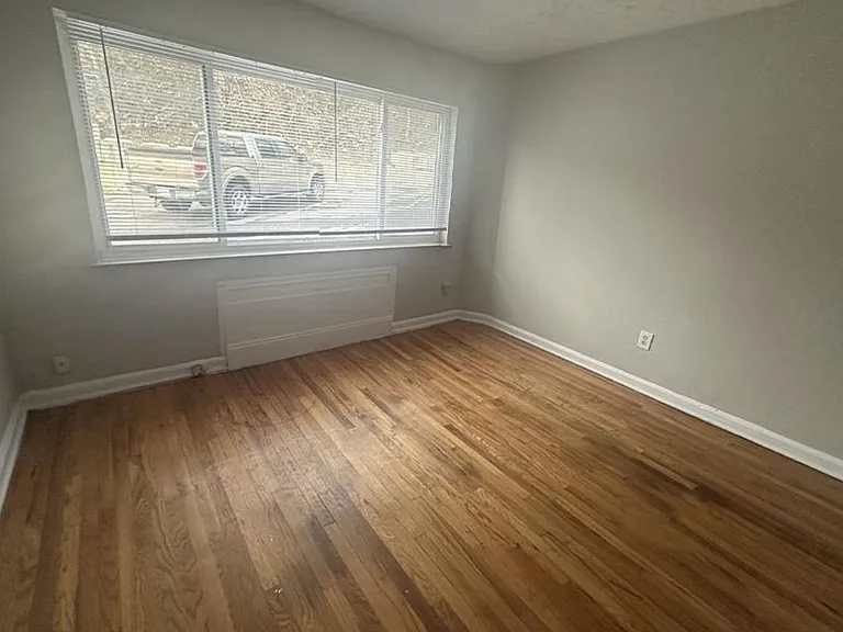 596 Lowell Ave — Photo 30