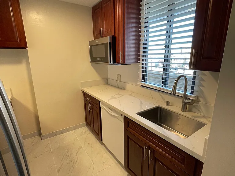 2121 Ala Wai Blvd #2302 — Photo 4