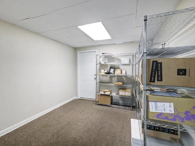 Lexington House Apartment Homes — Photo 19
