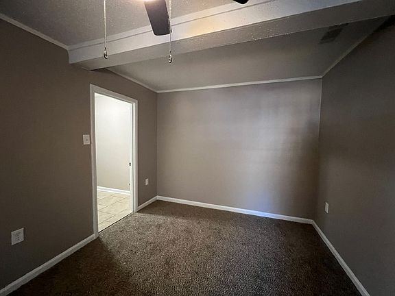 3rd image of 447 Fox Valley Dr