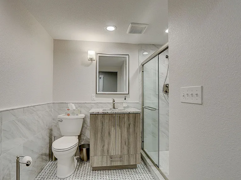 2105 N Booth St — Photo 12