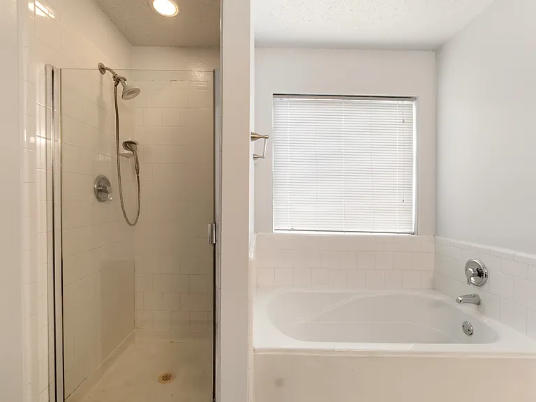 206 Shady Brook Dr — Photo 4