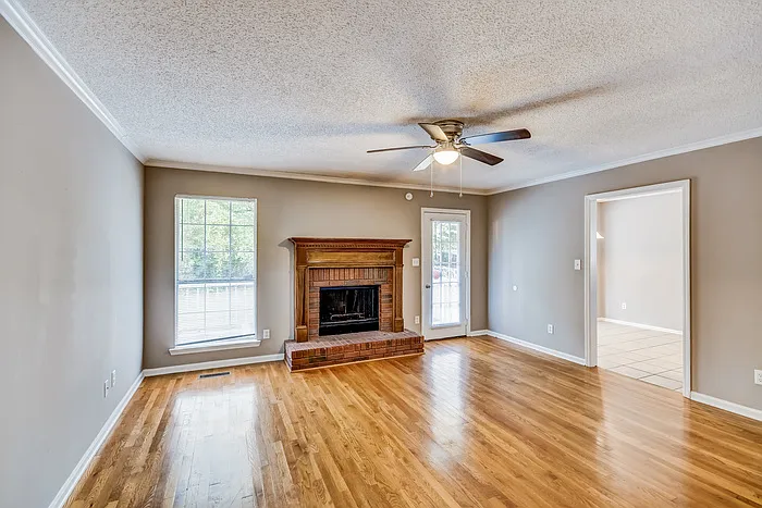 1917 Pebble Lake Cir — Photo 4
