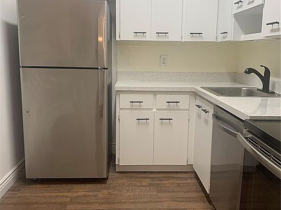 4th image of 6004 Laketree Ln APT L
