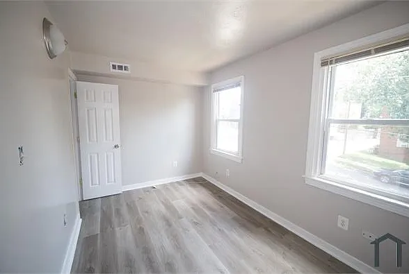 3 bed, $2,549 — Photo 3