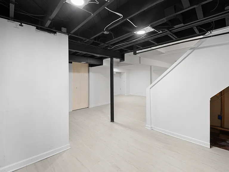 2604 Venice St — Photo 22