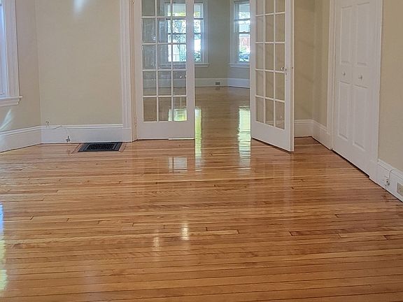 3rd image of 41 Longfellow St Floor 1