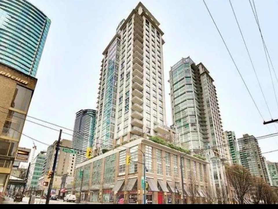 565 Smithe St #1606