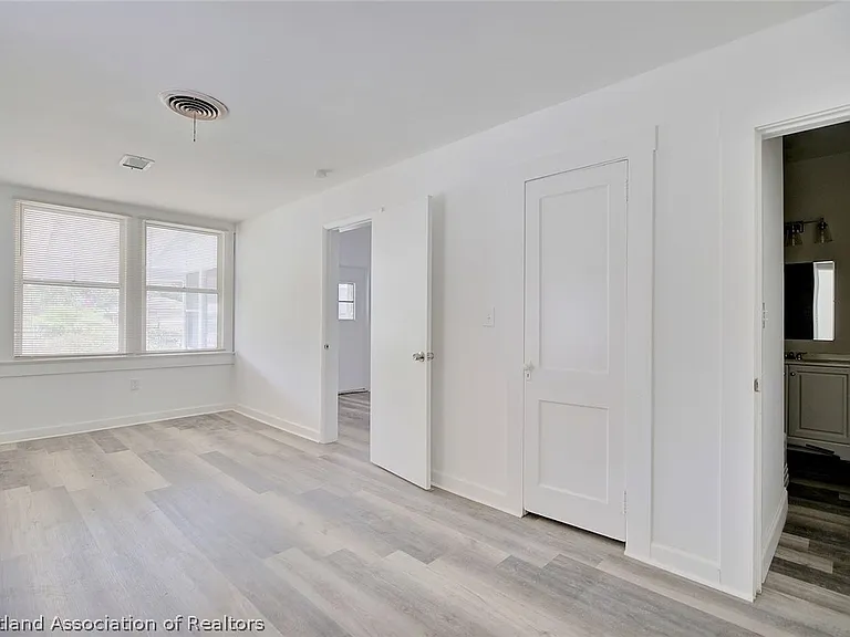 199 E Camphor St — Photo 38