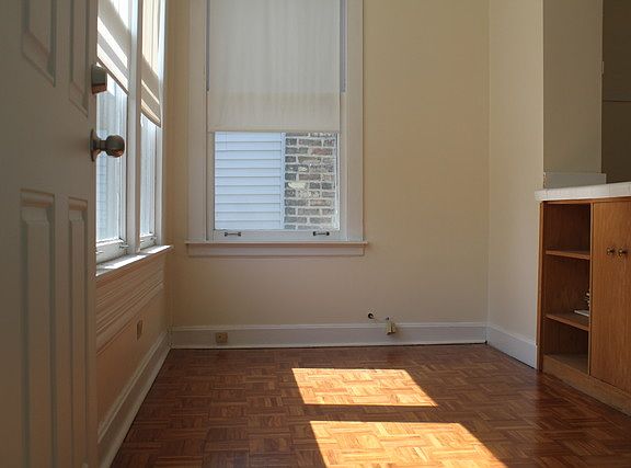 5th image of 3741 N Oakley Ave #2