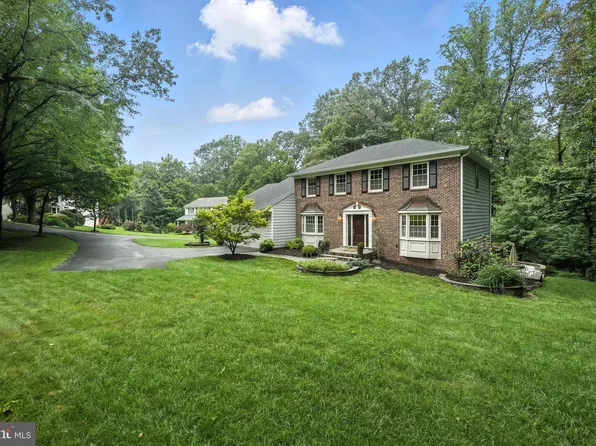 11923 Latigo Ln, Oakton, VA 22124