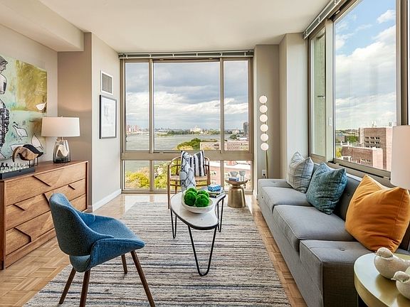 5th image of 888 Main St APT 1236