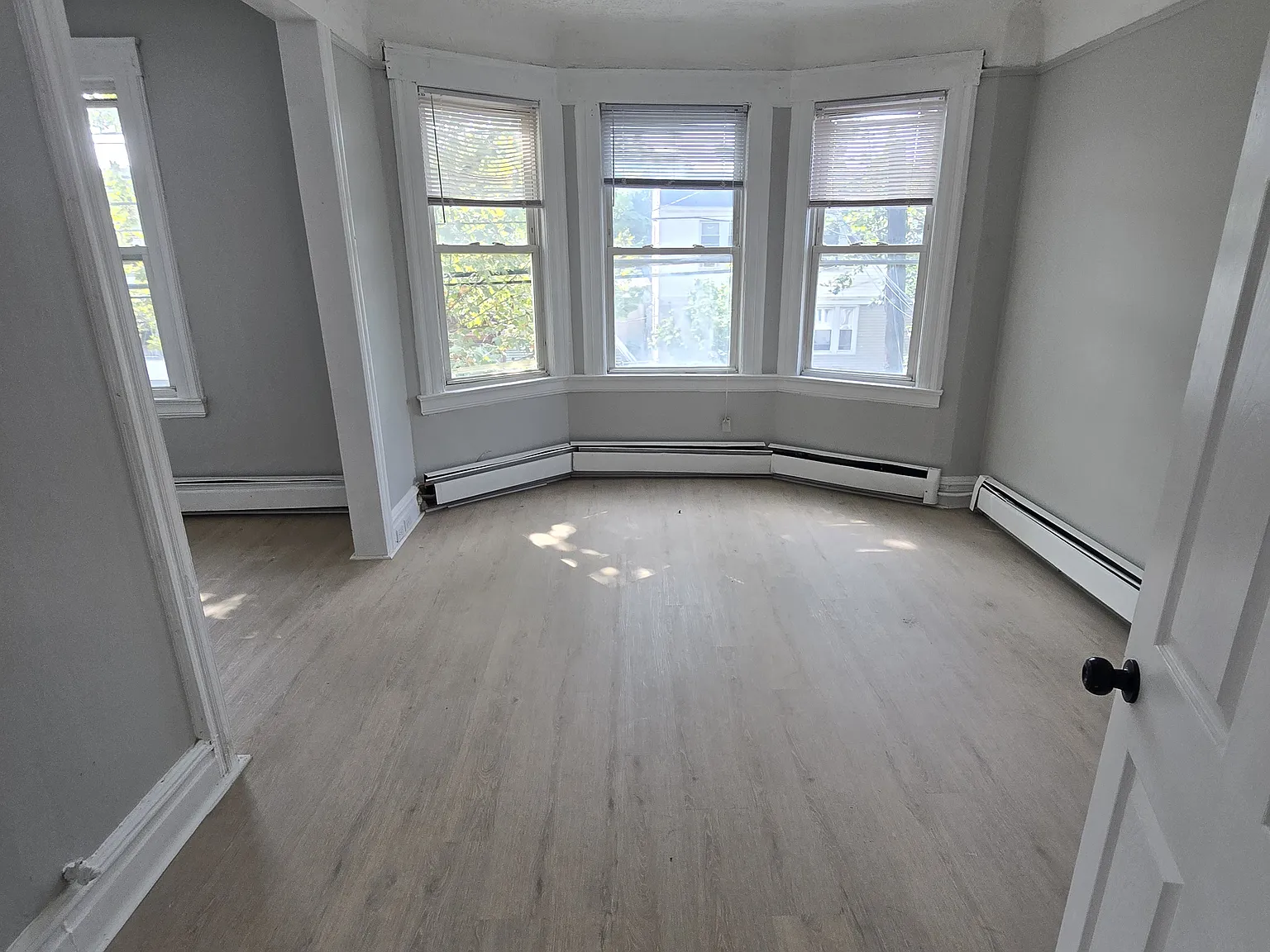 3 bed, $2,150 — Photo 3