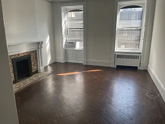 Rented by K & O Realty Associates Inc.