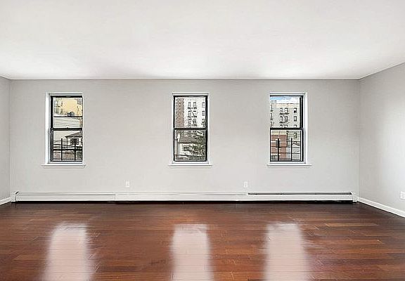 3rd image of 649 Eagle Ave #2