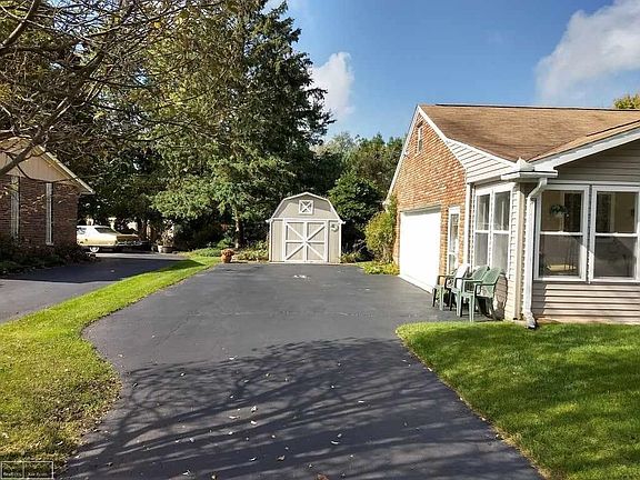 3rd image of 6561 Nadette Dr