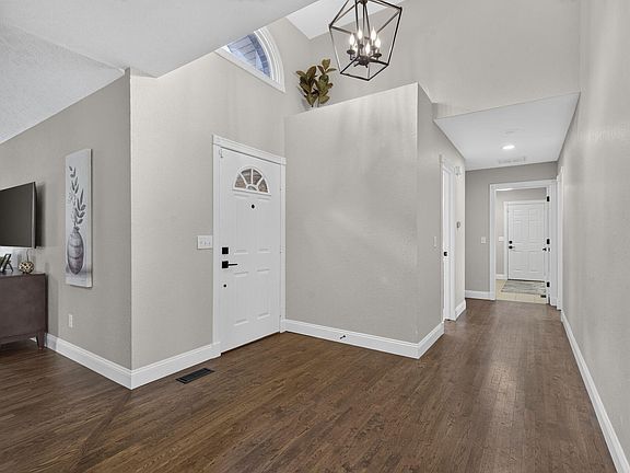 5th image of 3608 E Lombard Street