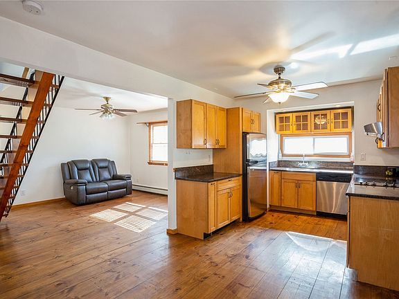 3rd image of 38 Oakcrest Ave