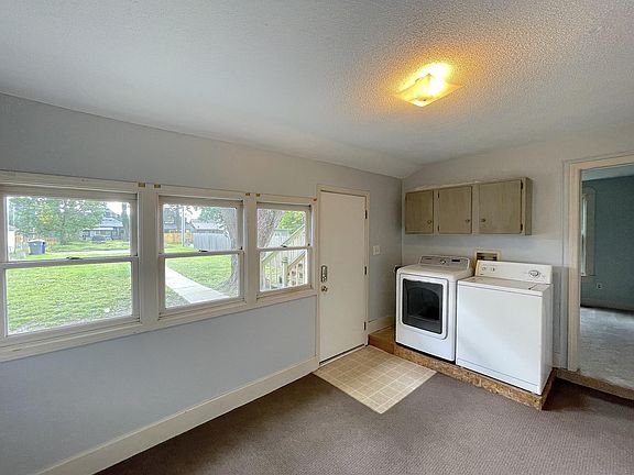 3rd image of 1603 Woodlawn Ave #A
