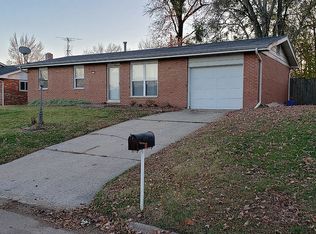 5314 Englewood Dr, Godfrey, IL