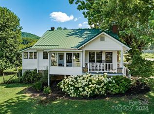 19 Pink Dogwood Ln, Waynesville, NC 28786