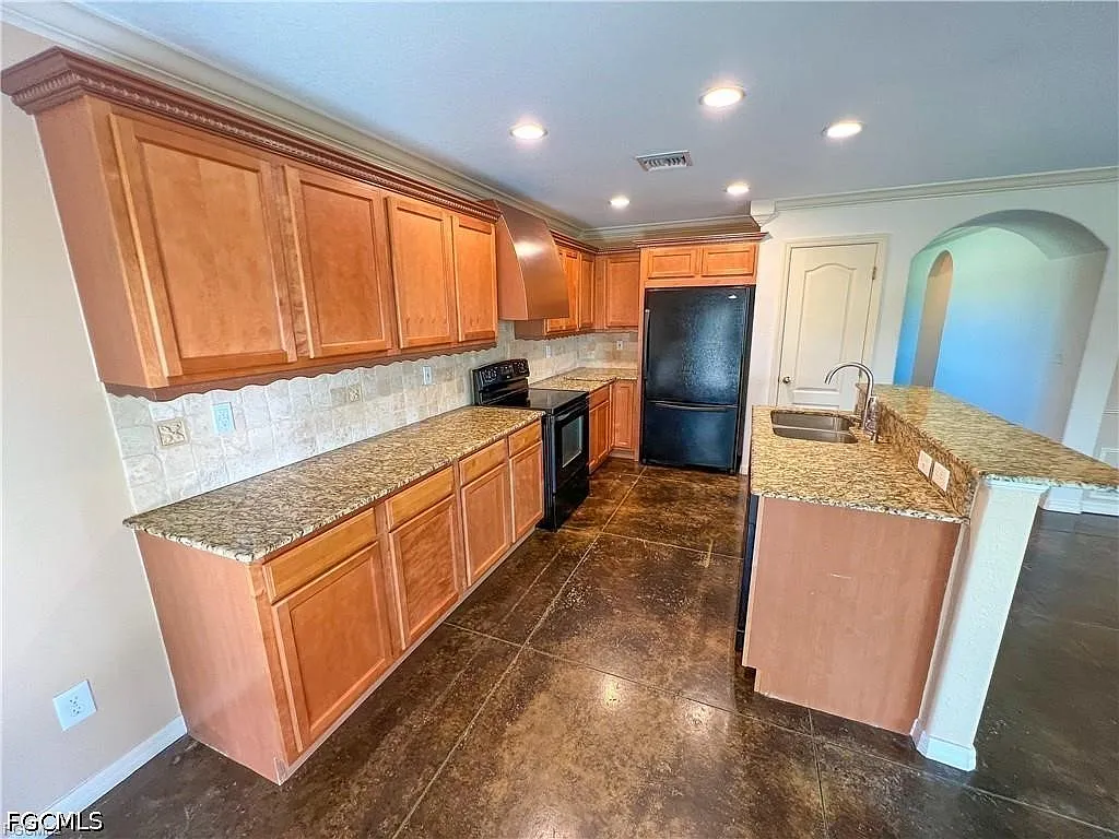 3 bed, 2.0 bath, 1946 sqft, $2,150 — Photo 3