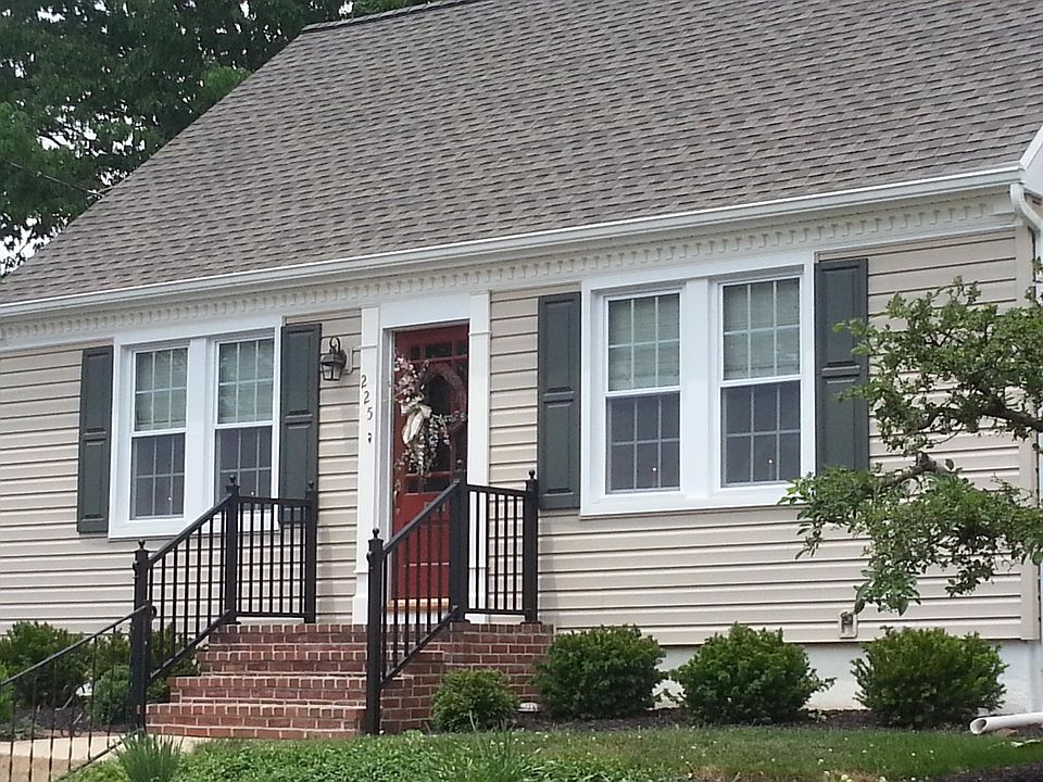 1st image of 225 E Lincoln Ave