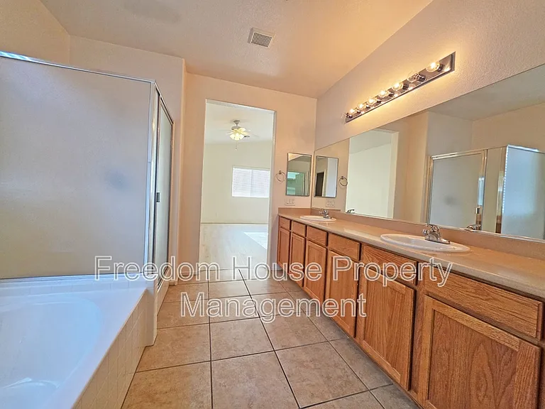 6451 Goodale St — Photo 39