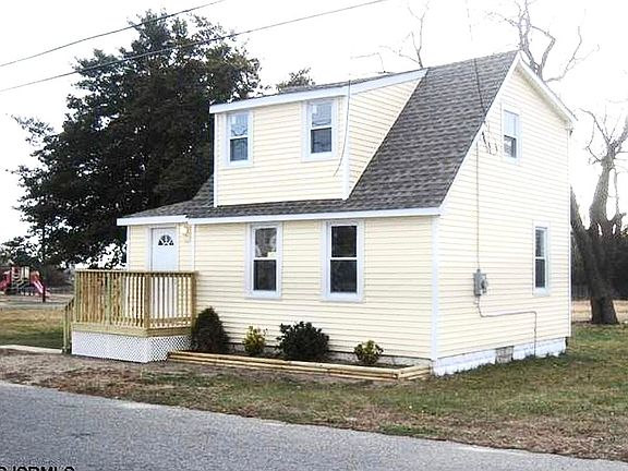 3rd image of 135 E Leeds Ave