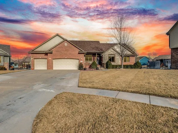 1410 S Arbor Meadows Pl, Derby, KS 67037
