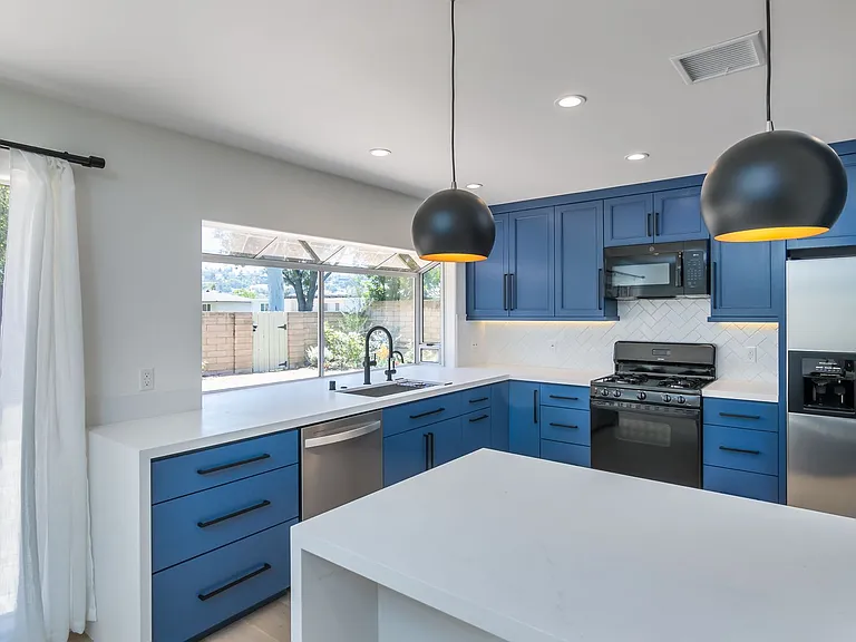 32046 Kingspark Ct — Photo 9