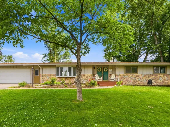 9194 Gaslight Dr, Burlington, IA 52601