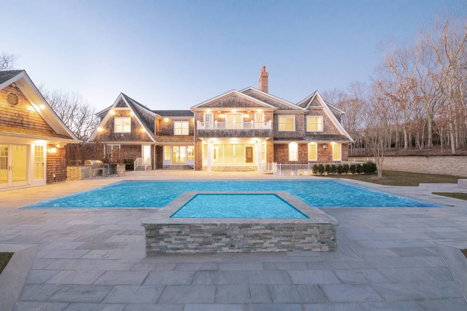 48 Woodland Farm Rd in Southampton Out East