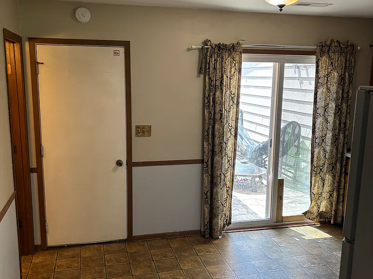 2522 Gaylord Ave — Photo 5