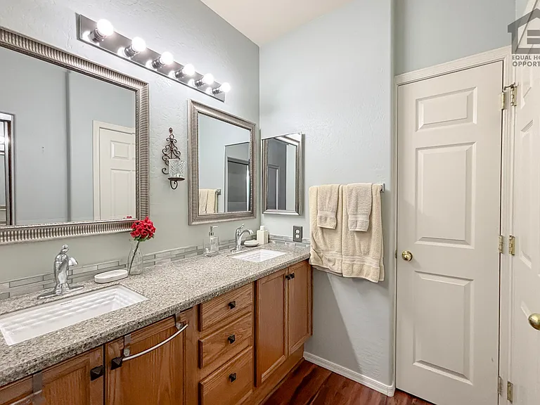 205 N 74th St #116 — Photo 28