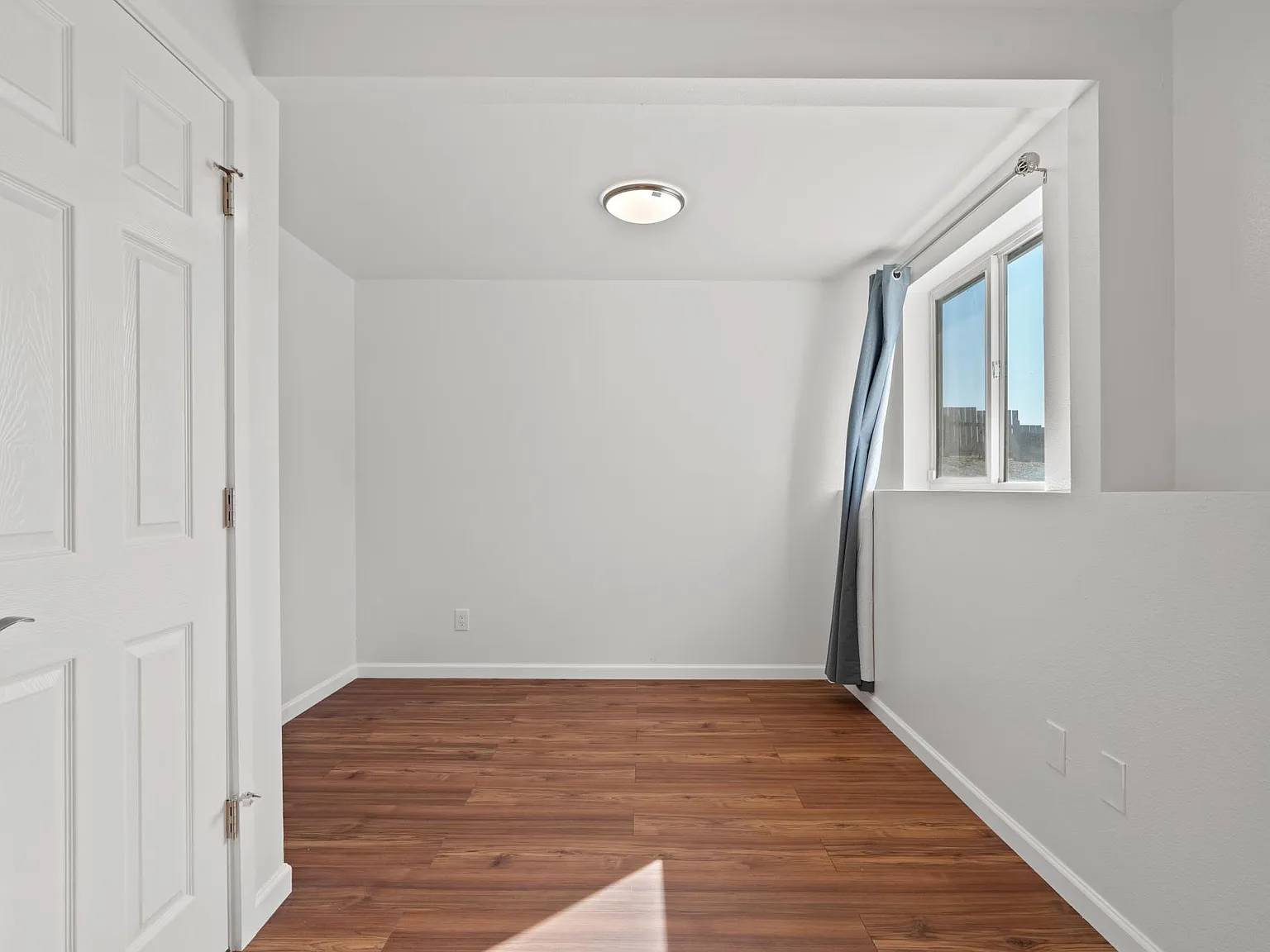 3 bed, 1000 sqft, $1,800 — Photo 4