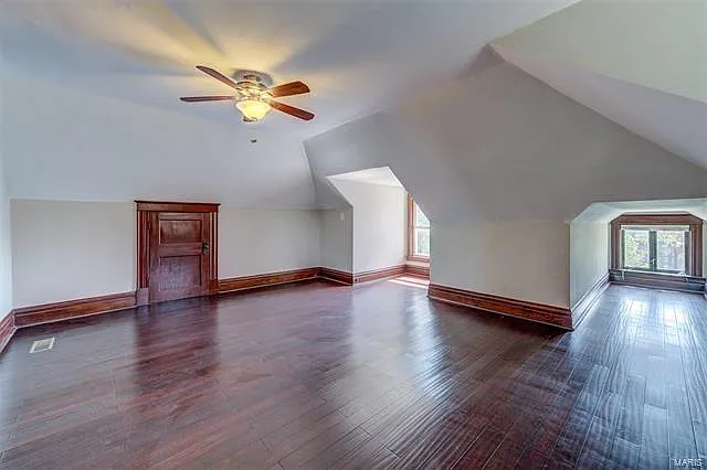 5779 Pershing Ave — Photo 38