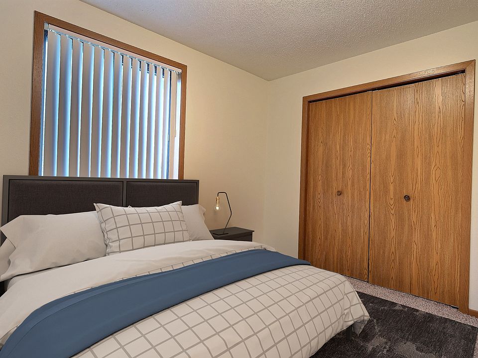 Fargo, ND Southgate Apartments | Bedroom