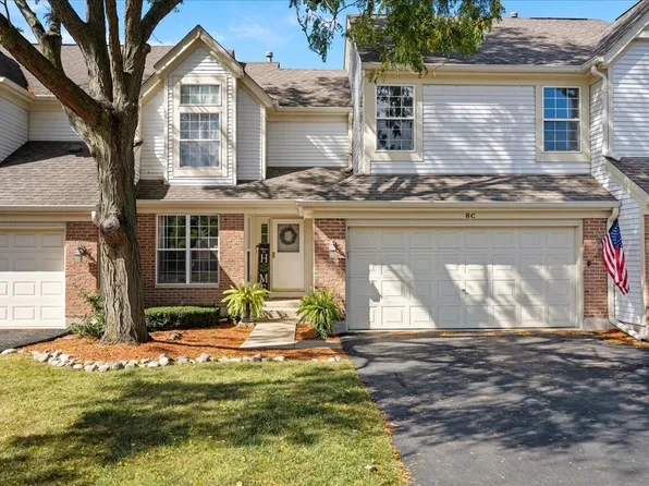 8 Ione Dr Unit C, South Elgin, IL 60177