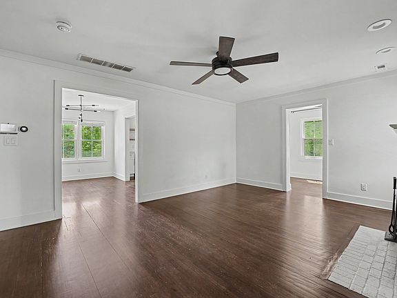 5th image of 2352 2nd Ave